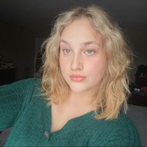 Meet your Posher, Angelina